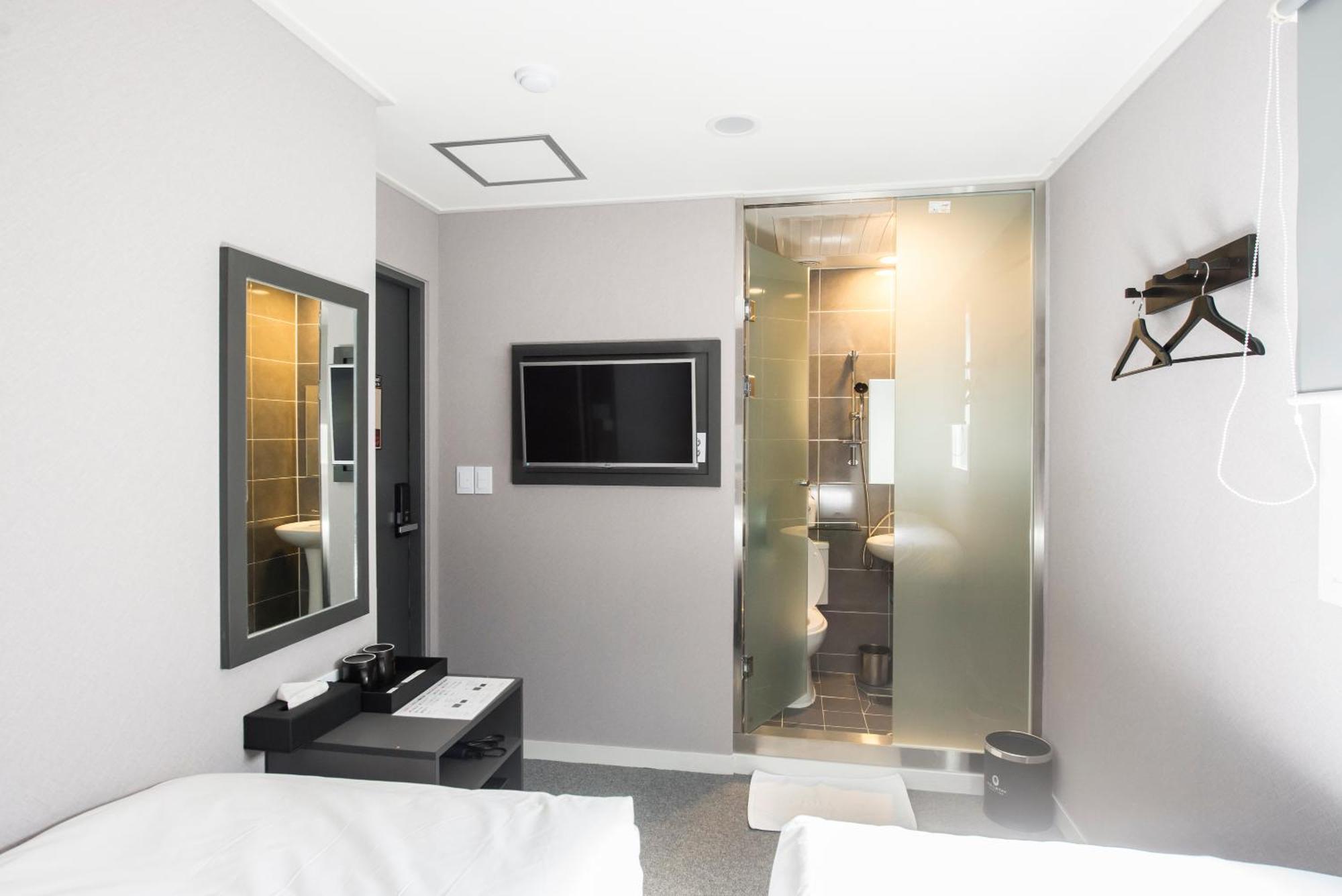Philstay Myeongdong Metro Сеул Номер фото